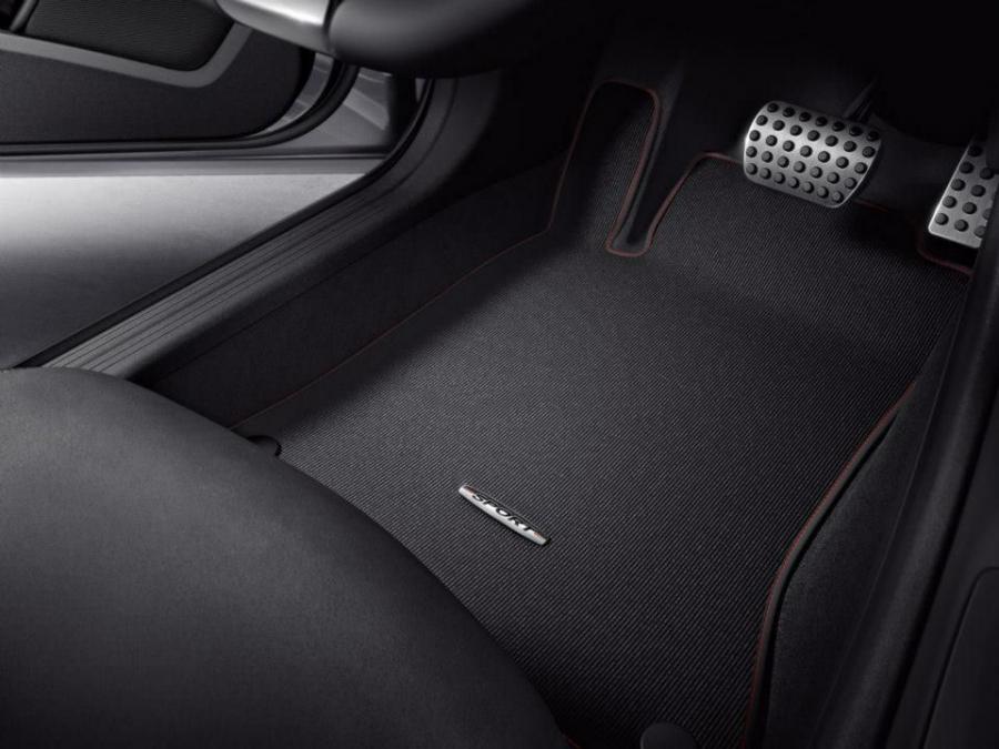  Mercedes-Benz CLA250 Sport Package Plus 2014 года  (фото 5 из 5)